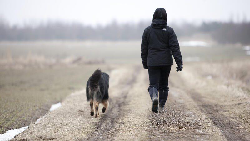 Kurzer Spaziergang mit Hund trotz Corona hatte Folgen
