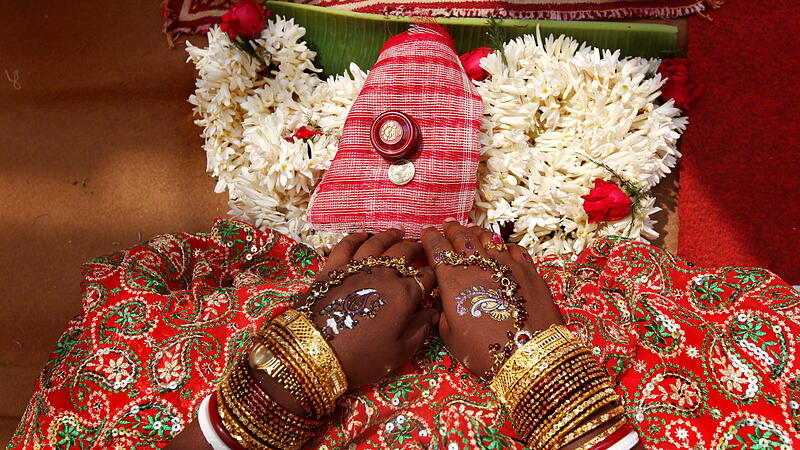 INDIA MASS MARRIAGE