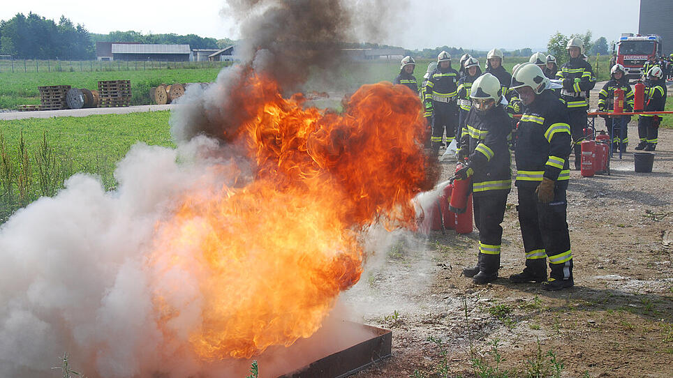 Feuerwehr: 104 neue Kräfte für den Bezirk Ried