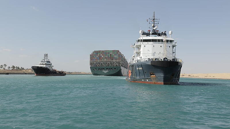 Endlich: Containerschiff "Ever Given" schwimmt wieder