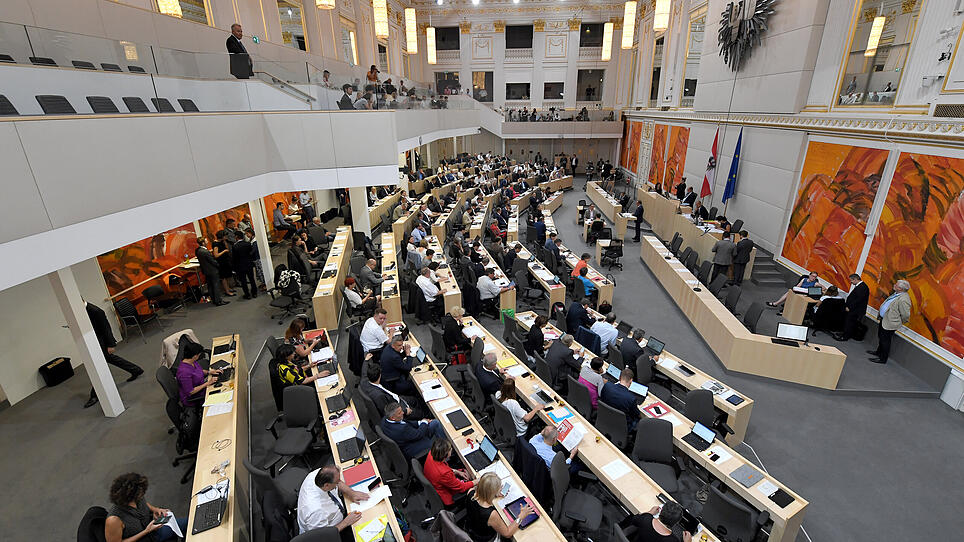 Parlament sucht größeren Plenarsaal
