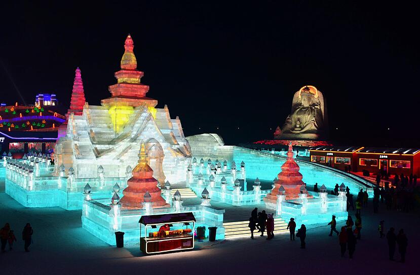 Eisfestival in Harbin lockt Millionen Besucher