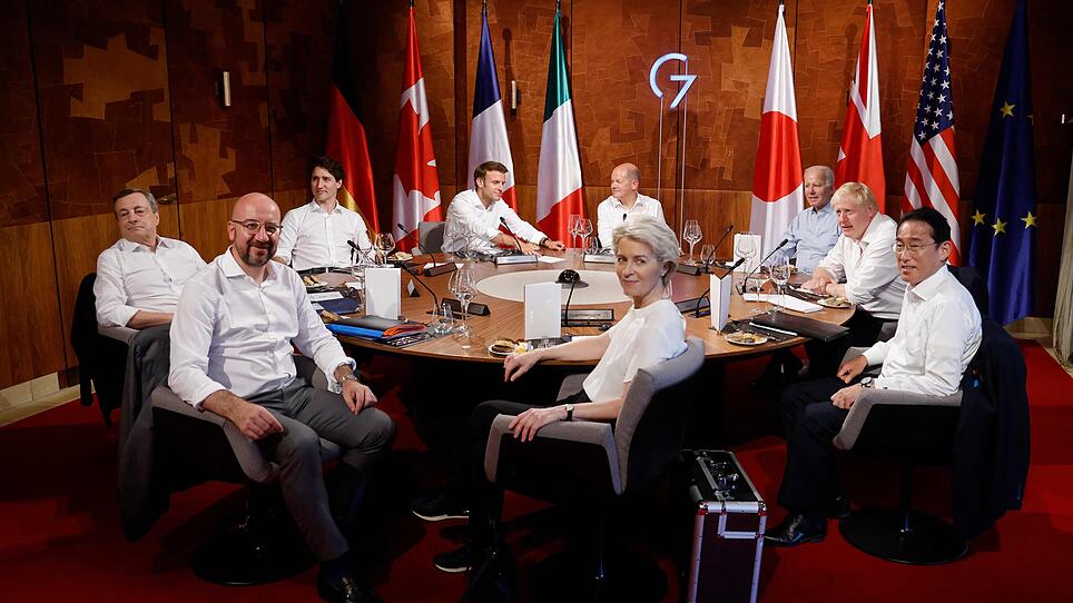 GERMANY-G7-SUMMIT-DINNER
