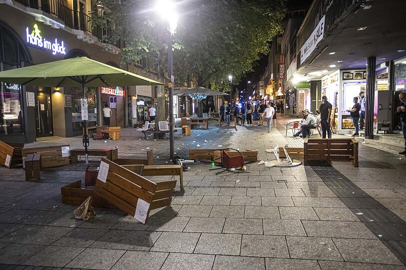 Ausschreitungen in Stuttgart: Bilder einer Krawallnacht