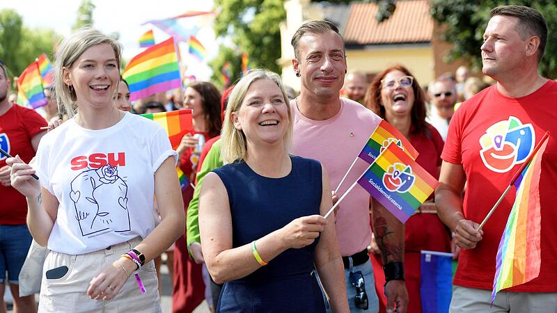 After the attack in Oslo, a large Pride parade moves through Stockholm