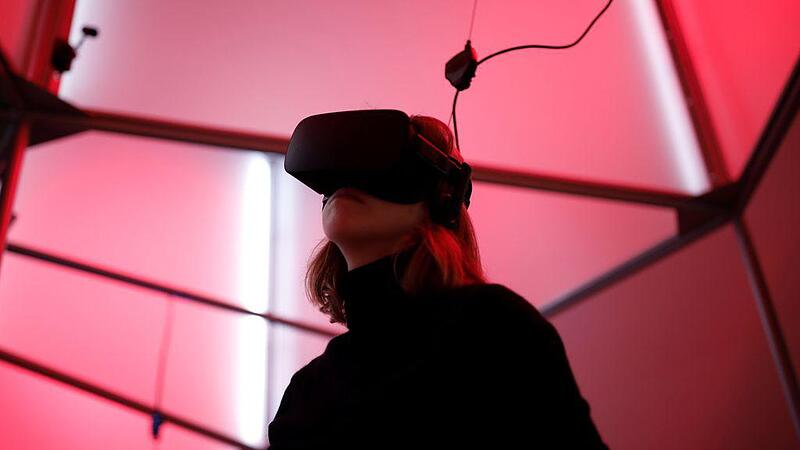 Die wirkliche Welt zieht in die Virtual Reality ein