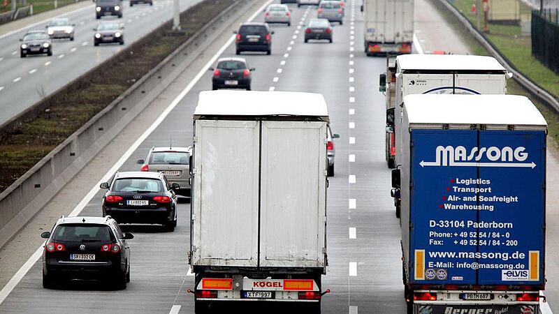 Lkw-Fahrverbot auf linker Spur von Autobahn geplant