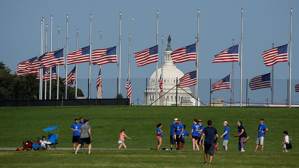 Wegen der vielen Toten setzen die USA die Flaggen für drei Tage auf halbmast