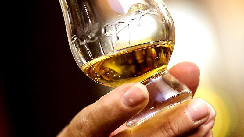 Almost 200-year-old Scotch auctioned off