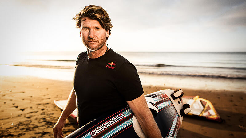 Surf-Legende und Rekord-Weltmeister Björn Dunkerbeck bei der OÖN-Gala