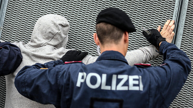 Nach Missbrauchsfall in Wien: Kanzler regt Absenkung der Strafmündigkeit an
