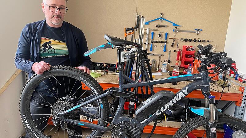 Hubert Kickinger: A hairdresser who now also sells and repairs bikes