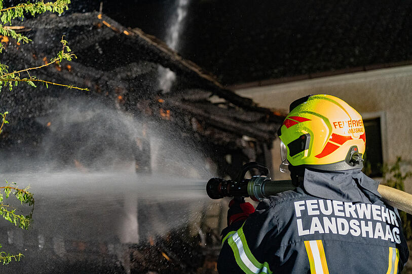Stadel in Feldkirchen völlig ausgebrannt