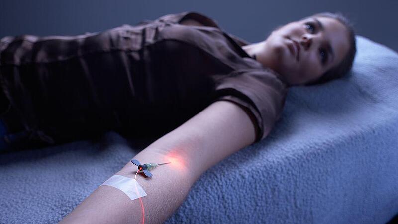 Haemolaser-Therapie: Intravenöse Behandlung des Blutes mit Laser-Licht