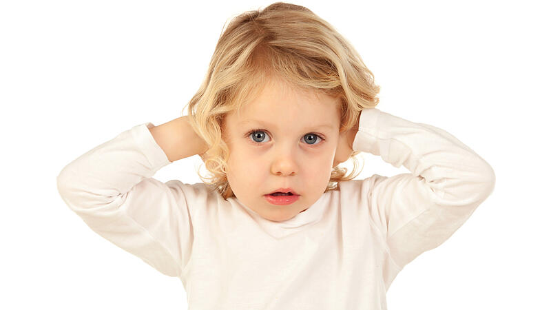 Ohrenschmerzen Kind Mädchen Krankheit Lautstärke