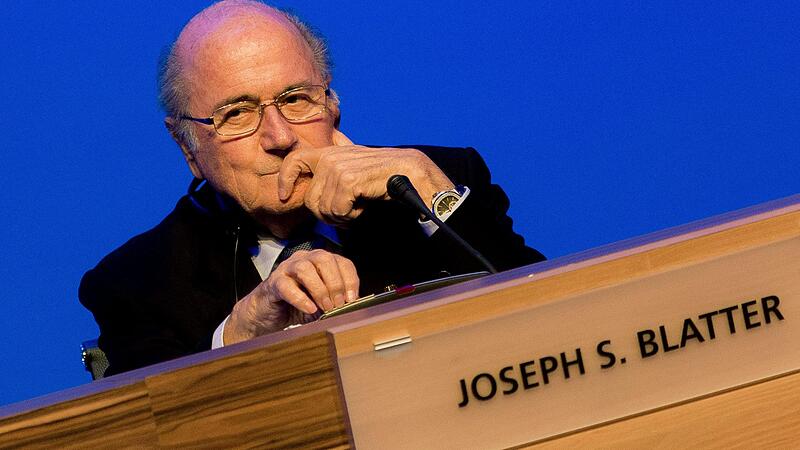 Sepp Blatter: Viel kritisiert, aber fest im Sattel?