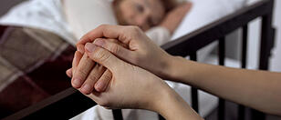 Krankenbett Patient Krankheit Pflege Sterbehilfe