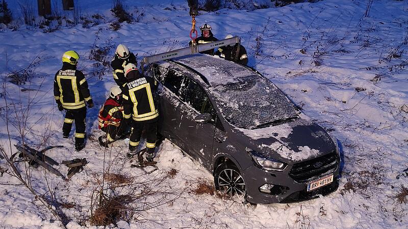 Feuerwehreinsätze wegen ausgerutschter Fahrzeuge