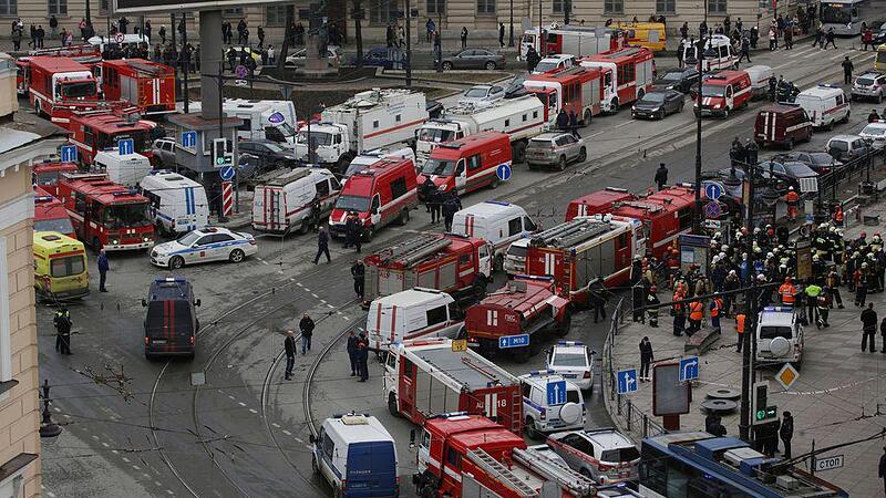 Zehn Tote bei Explosionen in Metro