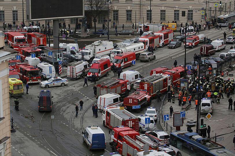 Zehn Tote bei Explosionen in Metro