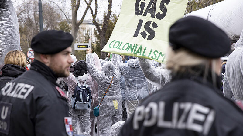 Gas-Konferenz in Wien: Polizei ging gewaltsam gegen Aktivisten vor