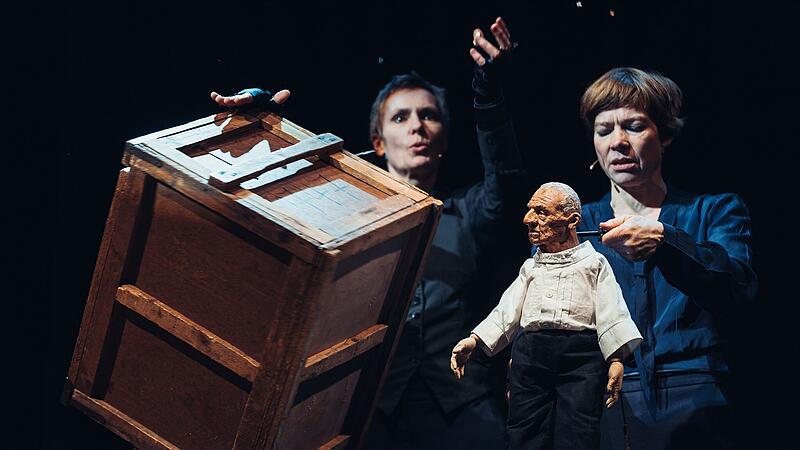 “The strange Mr. Bruckner” as a puppet theater magic in the Brucknerhaus