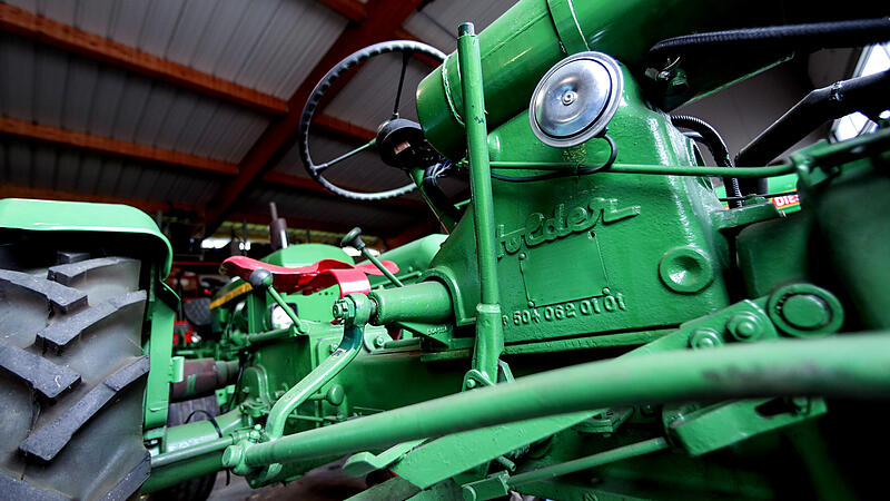 Das Erbe eines Landwirts: Eine Halle voller Traktoren