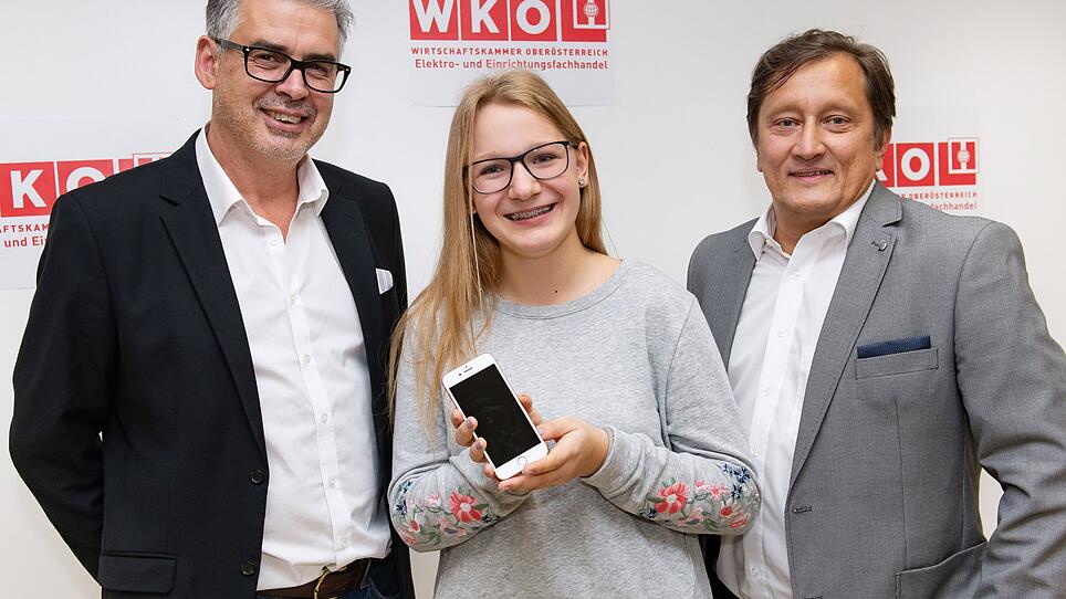 Apple iPhone 8 ging an Celina Leitenbauer aus Hargelsberg