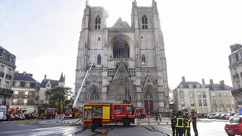 Großbrand in Kathedrale in Nantes