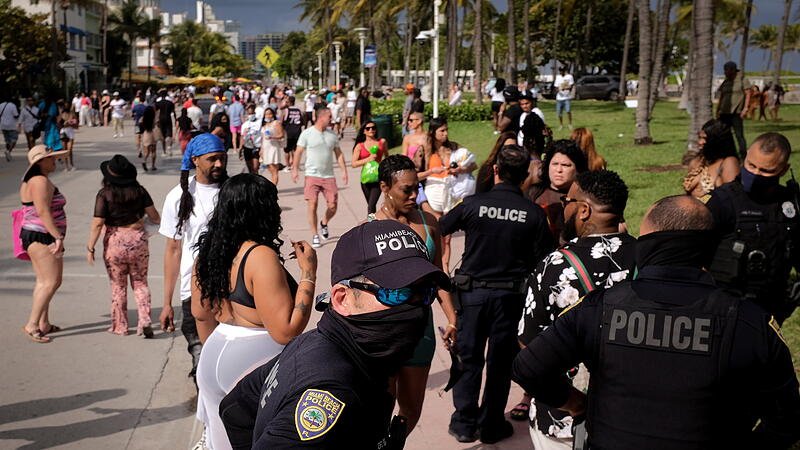 Party trotz Pandemie: "Spring-Breakers" feiern in Miami