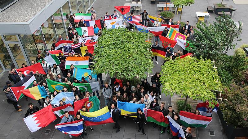 Studierende aus 65 Ländern lernen an der FH Wels