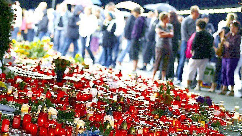 Trauerfeier für 21 Tote der Loveparade