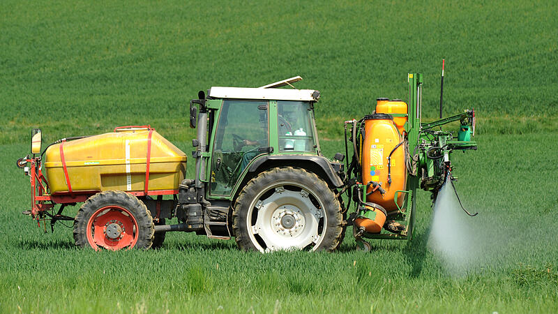 Farmers should avoid using many pesticides