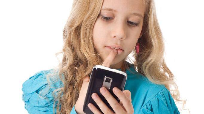 Bei Handy-Nutzung versagt Jugendschutz