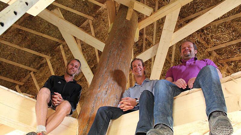 Stroh als Baumaterial: Salzburger baut ein Haus, das nur aus Dämmung besteht