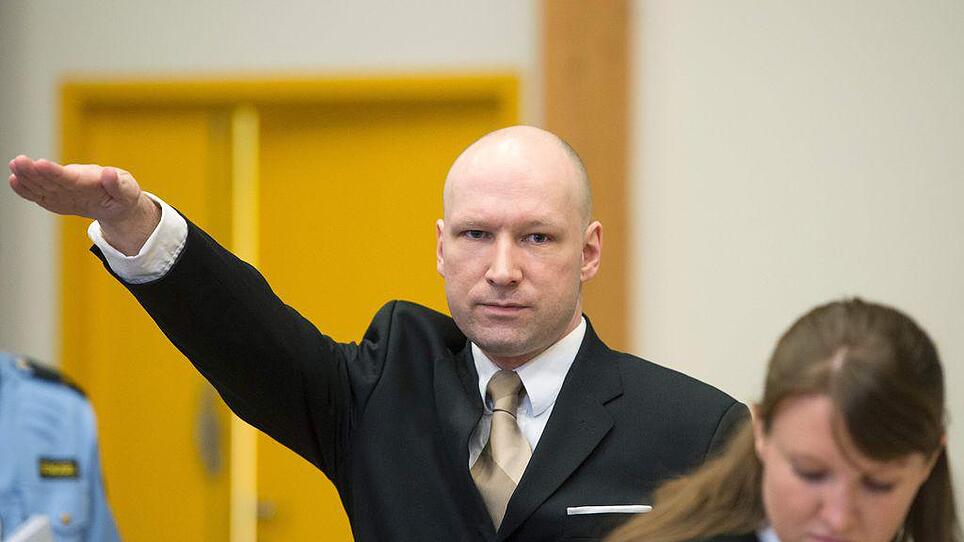 Breivik begann Gerichtsverfahren mit Nazigruß