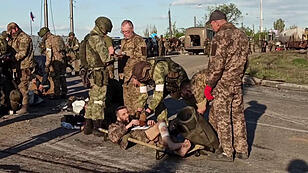 Symbolisch wichtiger Verlust: Ukraine gibt Mariupol auf