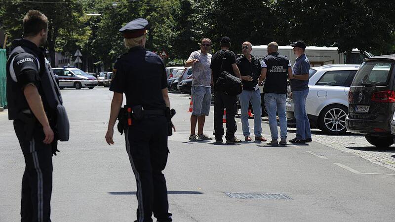 Fußgänger schoss vier Mal auf Serben Unbeteiligter Bub in Bauch getroffen