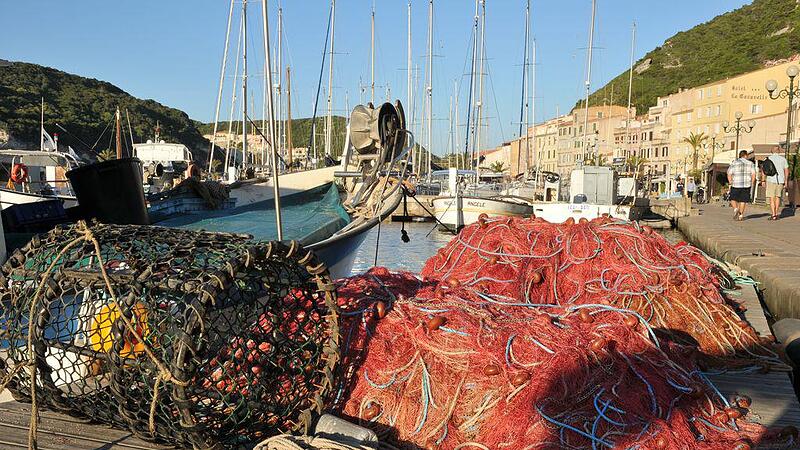 Was Korsika und Sardinien vereint und was die Inseln trennt