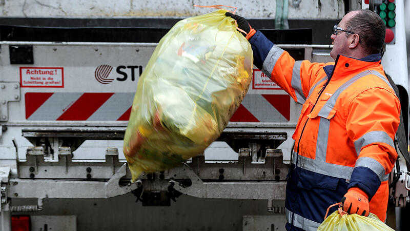 Ärger über Müllfirma, weil viele Gelbe Säcke nicht abgeholt wurden