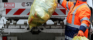 Ärger über Müllfirma, weil viele Gelbe Säcke nicht abgeholt wurden