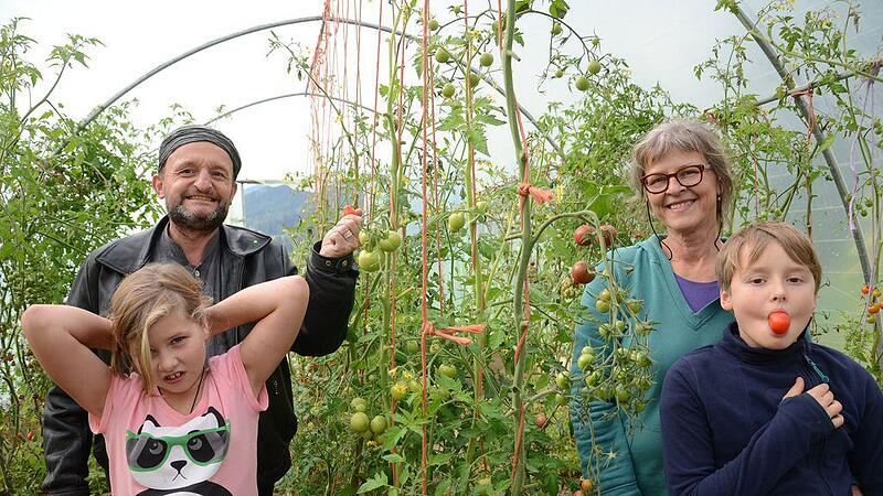 Solidarische Gemüsebauern feiern ihre erste Ernte