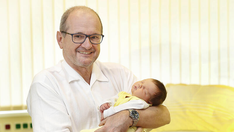 27 Jahre lang half Peter Stumpner Babys auf die Welt