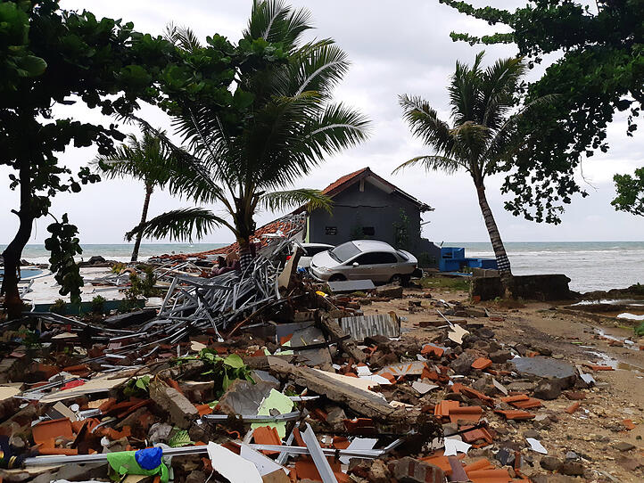 Zahlreiche Opfer bei Tsunami in Indonesien
