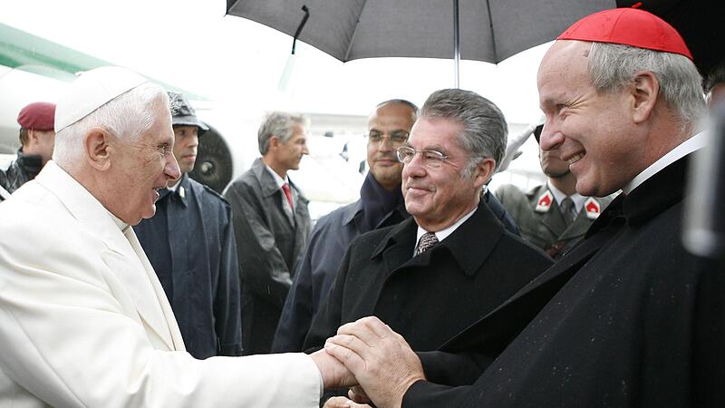 Bei strömendem Regen besuchte Papst Benedikt 2007 Österreich