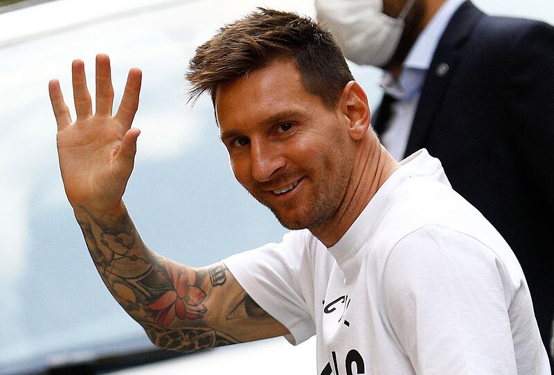 Bonjour! Lionel Messi in Paris eingetroffen