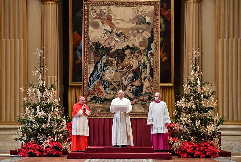 "Urbi et orbi" und Christmette im Vatikan