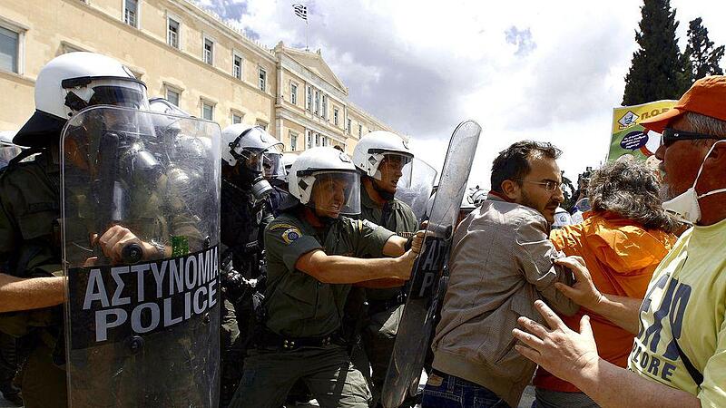 Griechen geht im Juli das Geld aus: Ohne EU-Hilfe endgültig bankrott