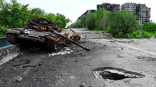 Eine Stadt liegt in Trümmern: Bilder aus Mariupol