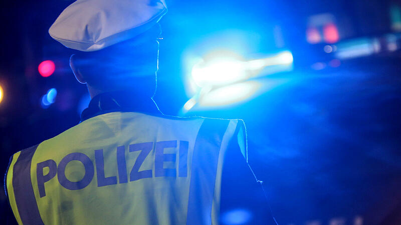 Ads and drunkards: Turbulent night for the Linz police